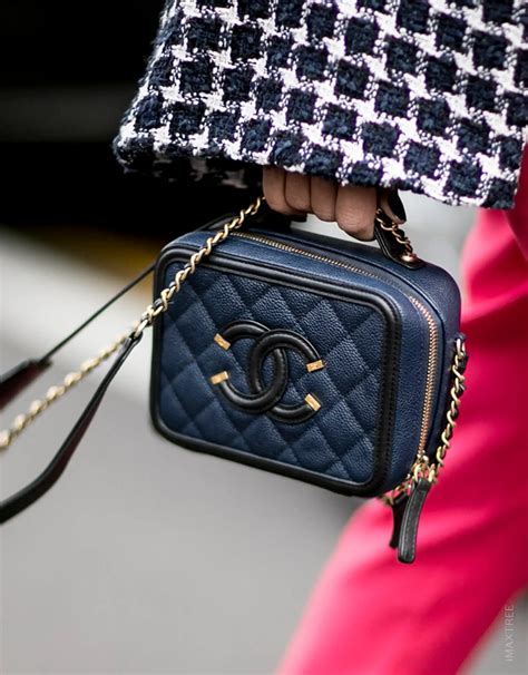 chanel vanity filigree small|Chanel vanity bag 2020.